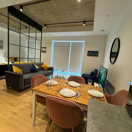 London Luxury Flat With Balcony, River View, O2 Arena, Excel, Canary Wharf, Station Apartment Exterior foto