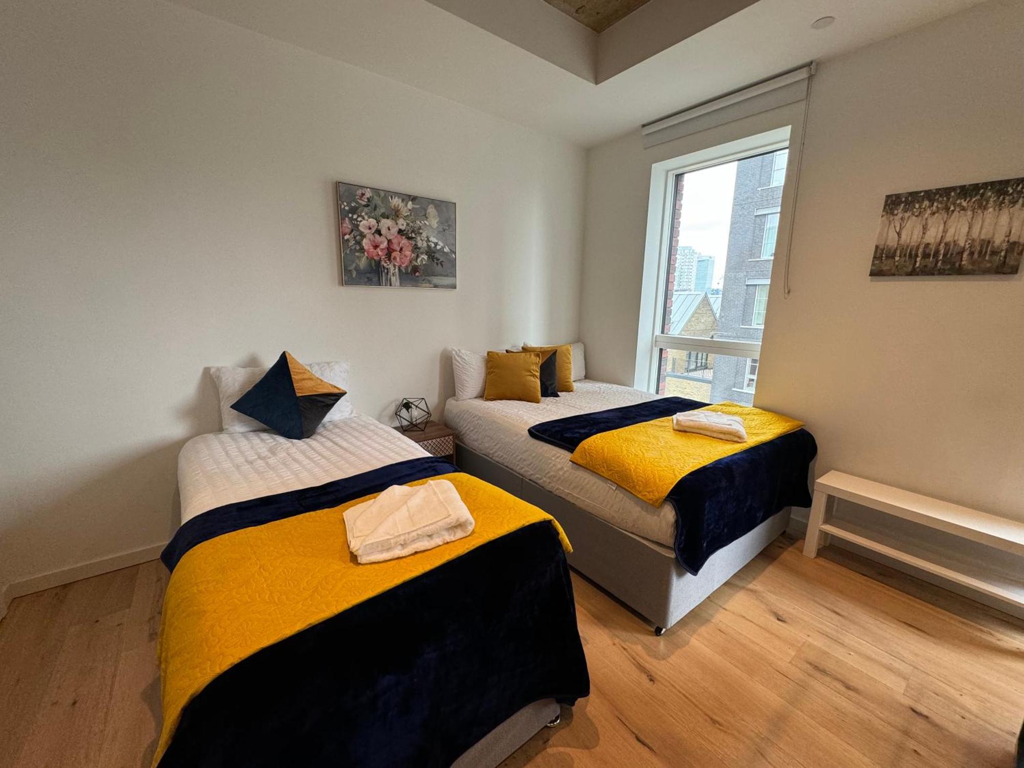 London Luxury Flat With Balcony, River View, O2 Arena, Excel, Canary Wharf, Station Apartment Exterior foto