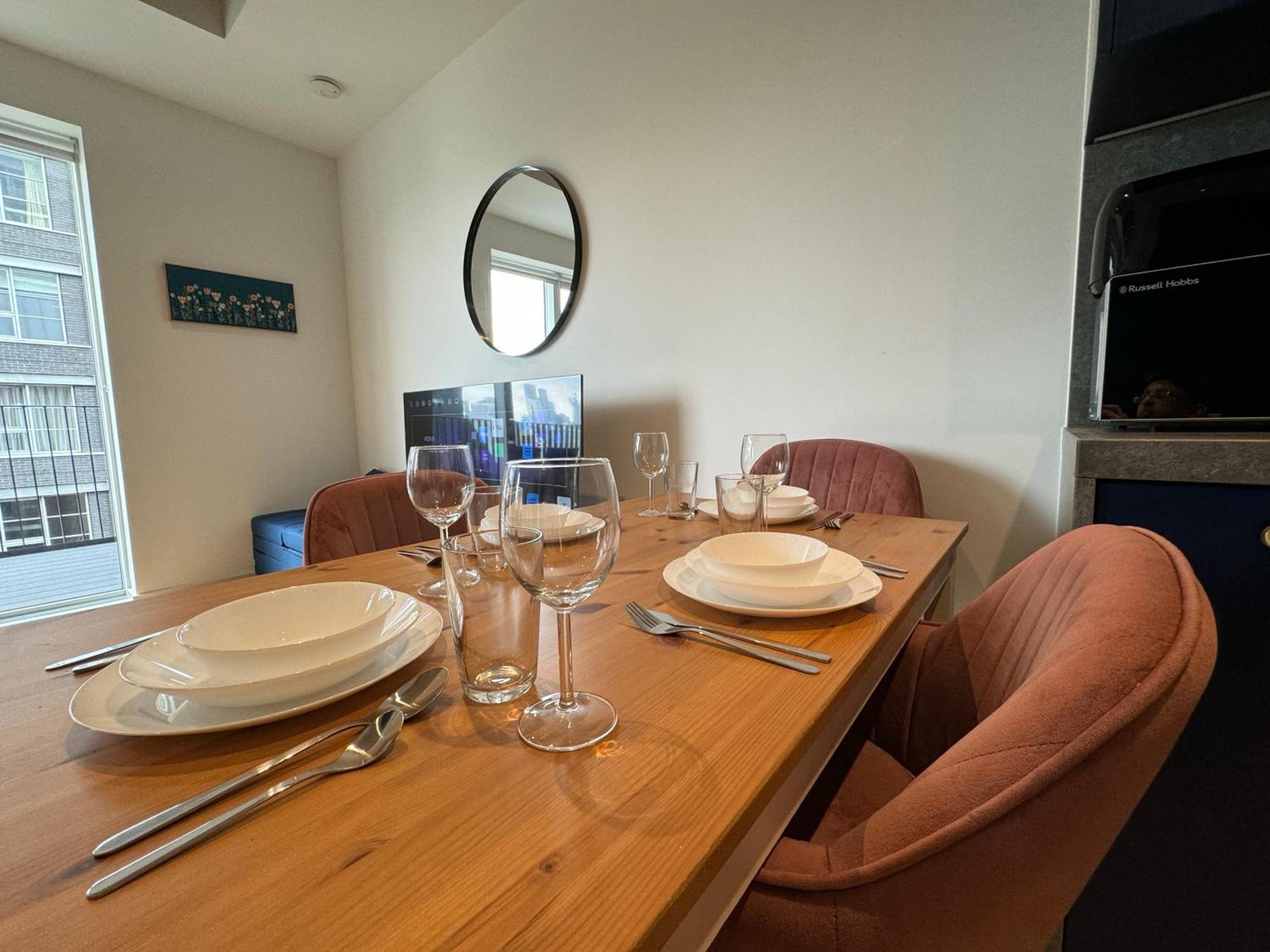 London Luxury Flat With Balcony, River View, O2 Arena, Excel, Canary Wharf, Station Apartment Exterior foto