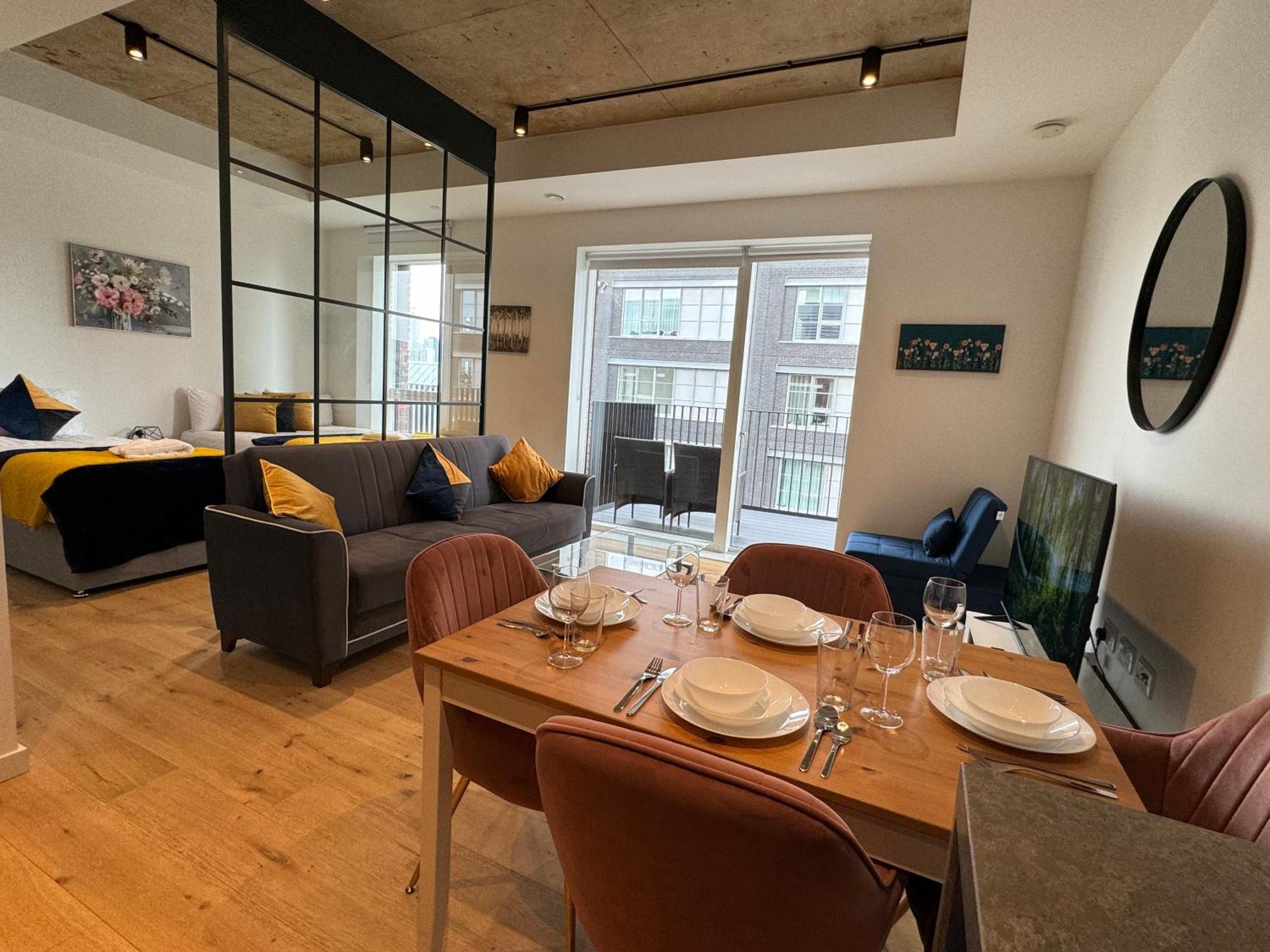 London Luxury Flat With Balcony, River View, O2 Arena, Excel, Canary Wharf, Station Apartment Exterior foto
