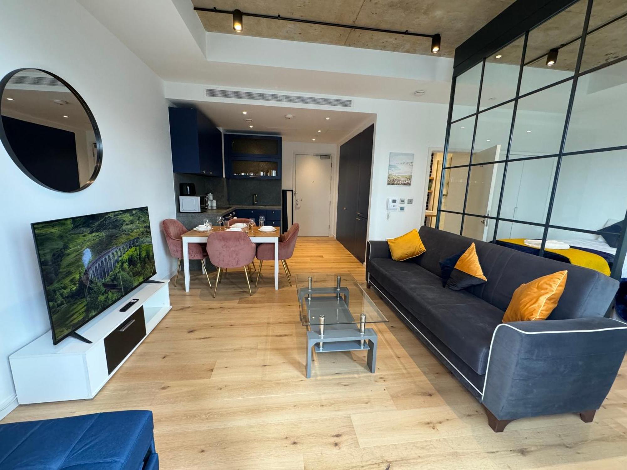 London Luxury Flat With Balcony, River View, O2 Arena, Excel, Canary Wharf, Station Apartment Exterior foto