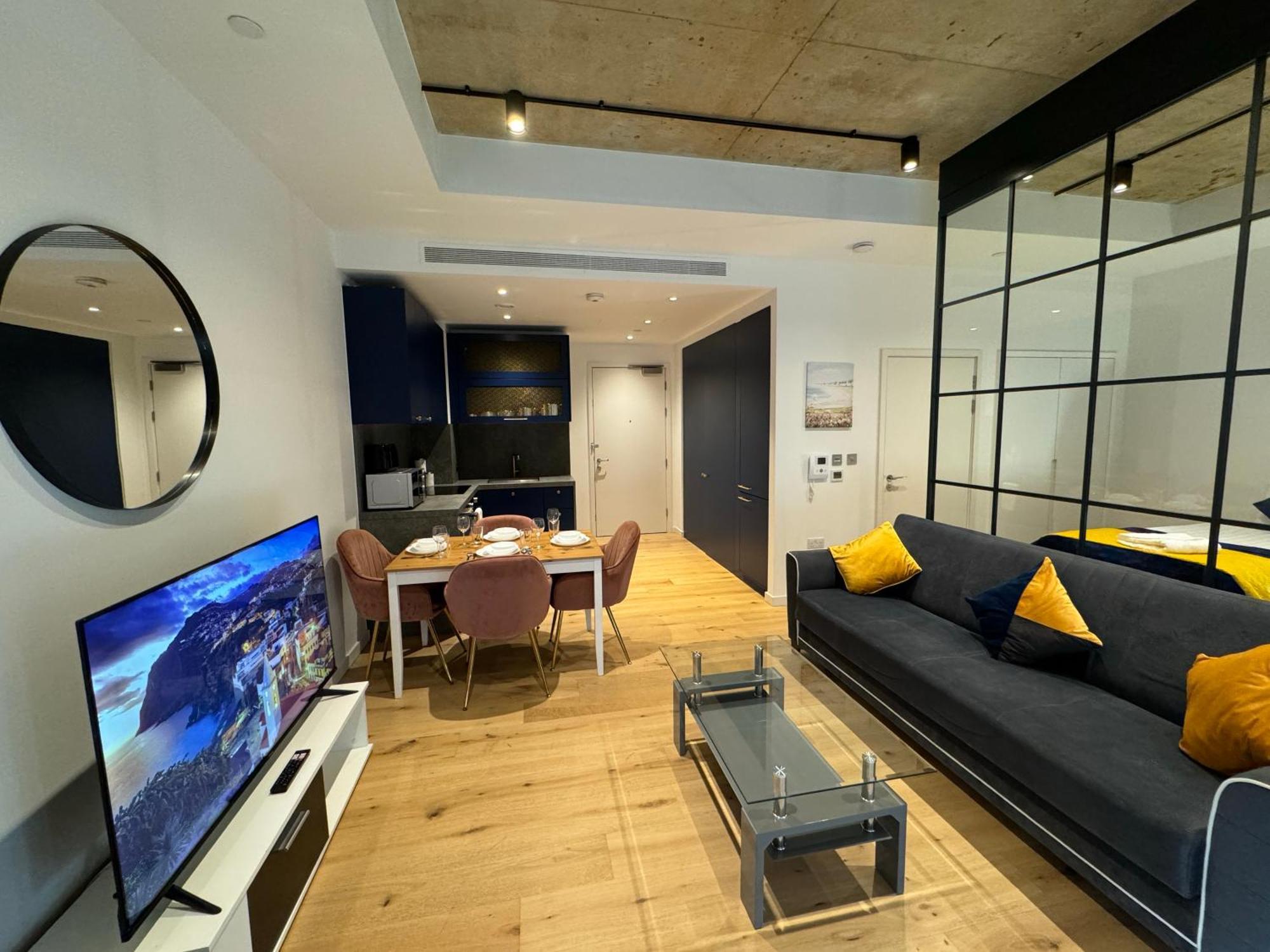London Luxury Flat With Balcony, River View, O2 Arena, Excel, Canary Wharf, Station Apartment Exterior foto