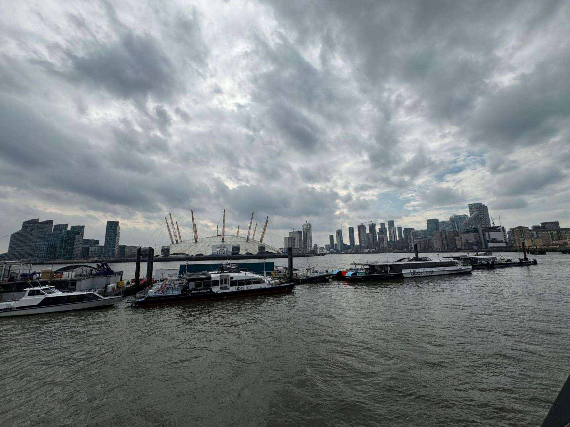 London Luxury Flat With Balcony, River View, O2 Arena, Excel, Canary Wharf, Station Apartment Exterior foto
