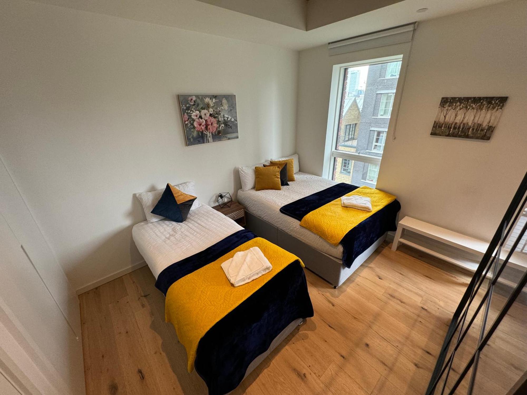 London Luxury Flat With Balcony, River View, O2 Arena, Excel, Canary Wharf, Station Apartment Exterior foto